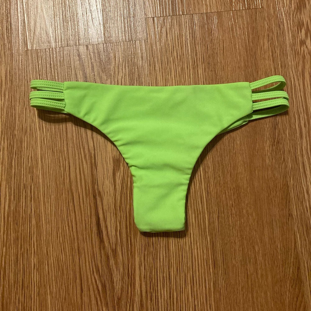 Issa de Mar Bikini Bottom